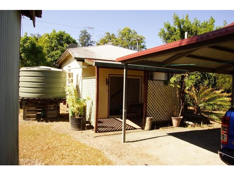 11 Ablett Street, Sarina QLD 4737