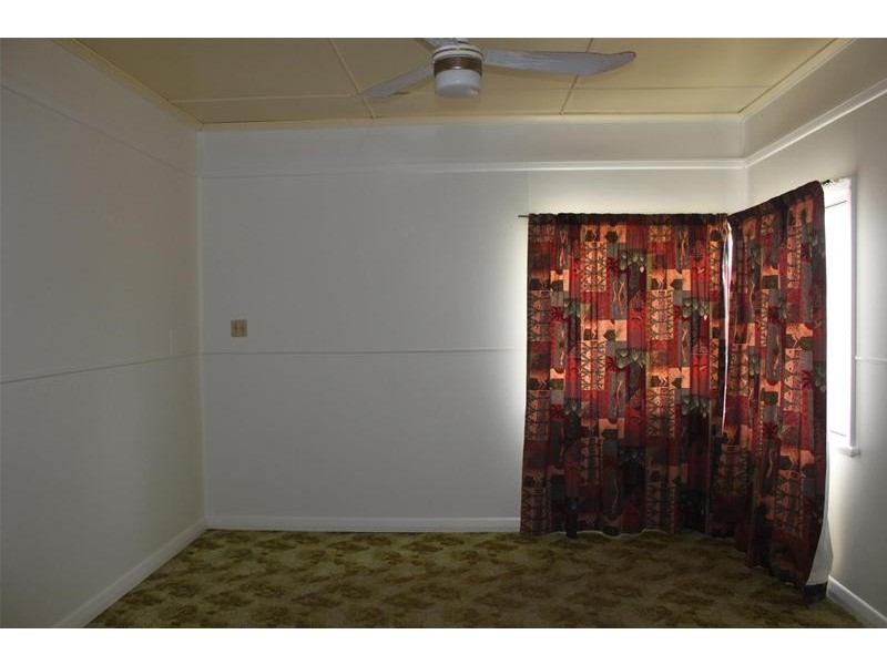 17 East Street, Sarina QLD 4737