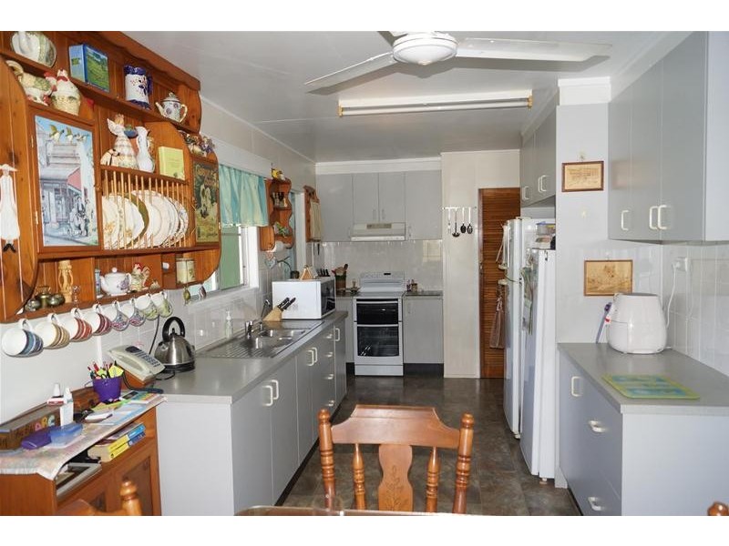 35 Brooks Road, Sarina QLD 4737