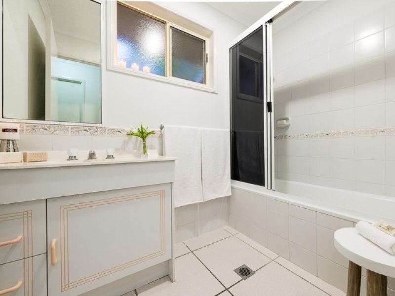 4/9 Robin Street, Slade Point QLD 4740