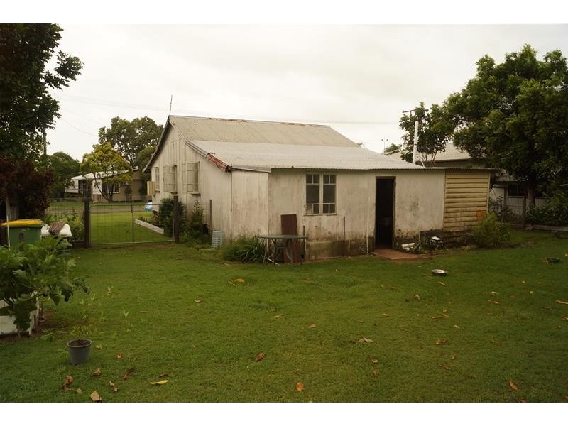 12 Phillip Street, Sarina QLD 4737