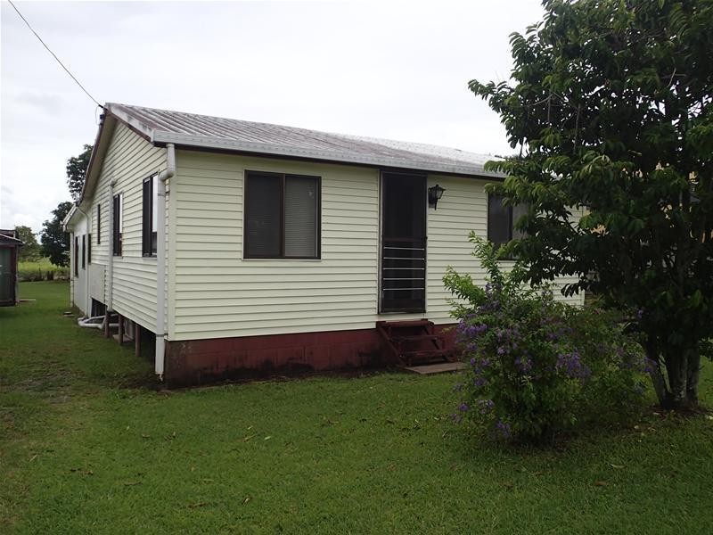 43 Beach Road, Sarina QLD 4737