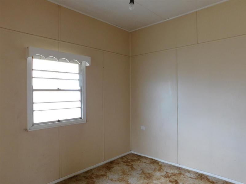 8 Maudsley Road, Sarina QLD 4737