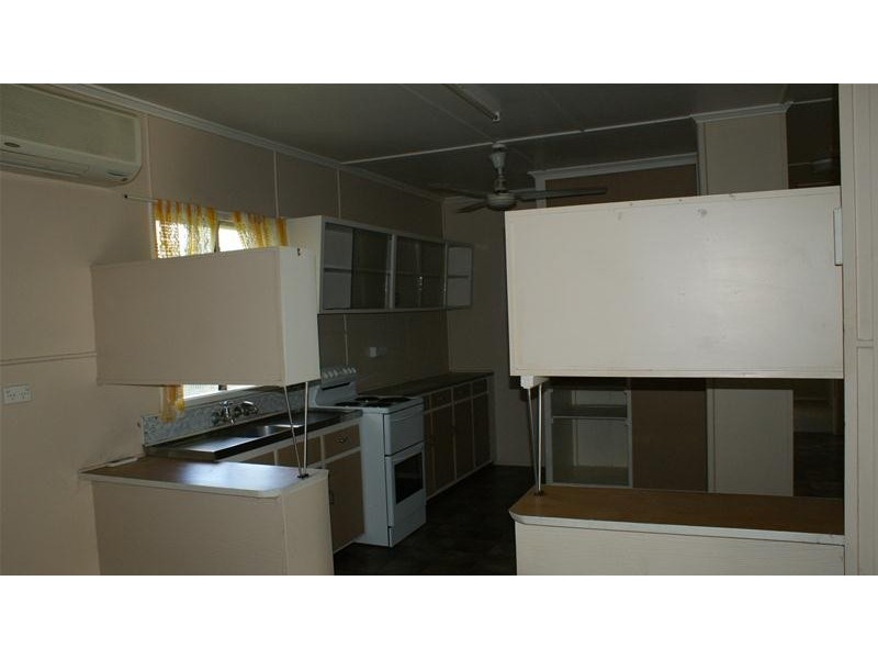 8 Place Avenue, Sarina QLD 4737