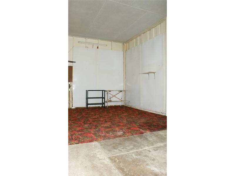 8 Place Avenue, Sarina QLD 4737