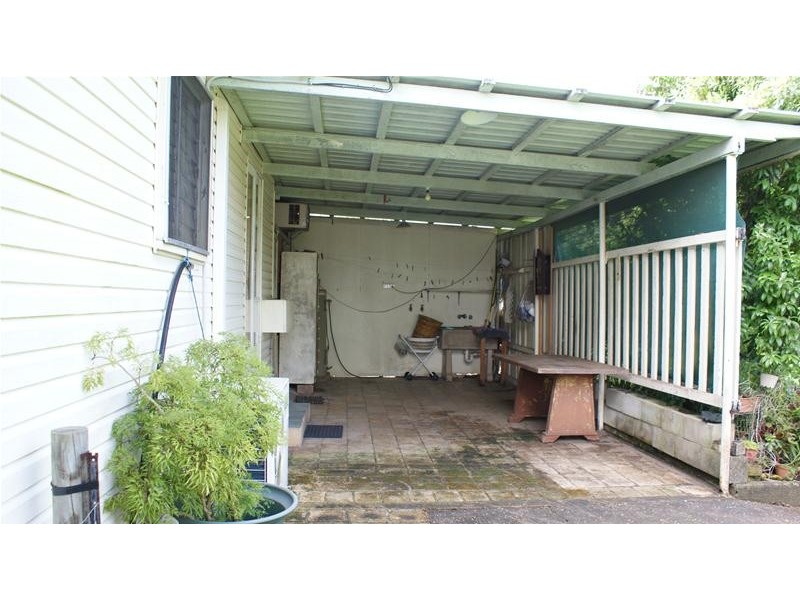 8 Place Avenue, Sarina QLD 4737