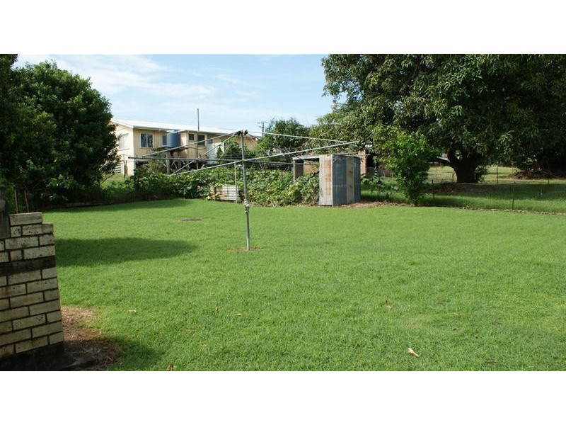 8 Place Avenue, Sarina QLD 4737