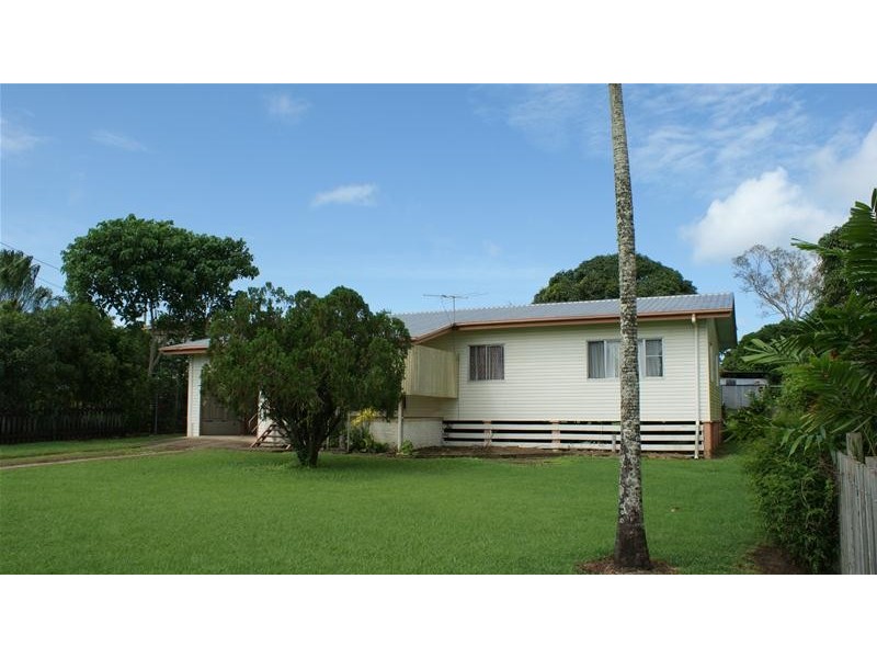 8 Place Avenue, Sarina QLD 4737