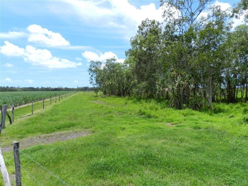 89806 Bruce Highway, Sarina QLD 4737