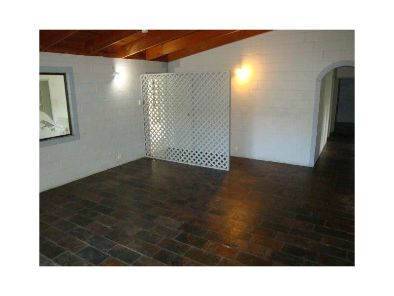 18 Lindesay Court, South Mackay QLD 4740