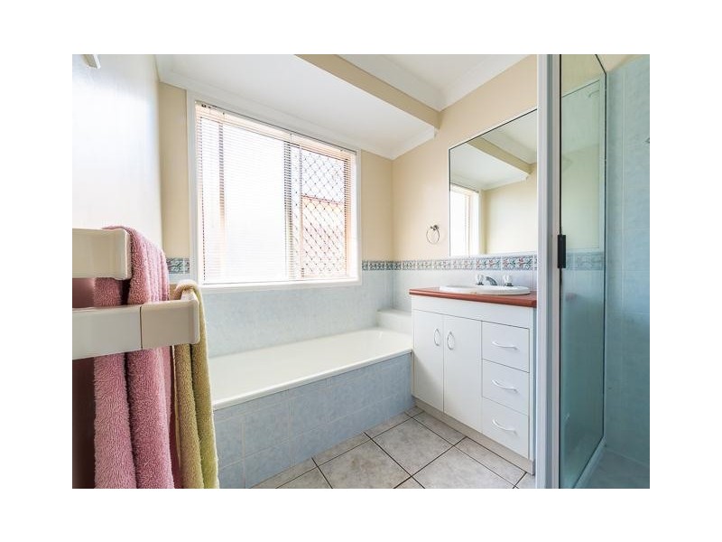 33 Kidston Avenue, Rural View QLD 4740