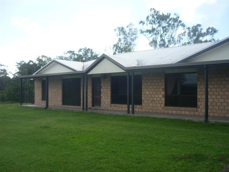 62 Cemetery Road, Sarina QLD 4737