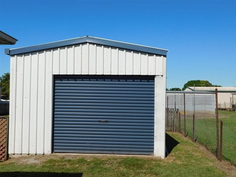 70 Beach Road, Sarina QLD 4737