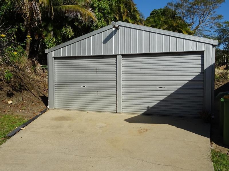 2 Sunset Drive, Sarina Beach QLD 4737