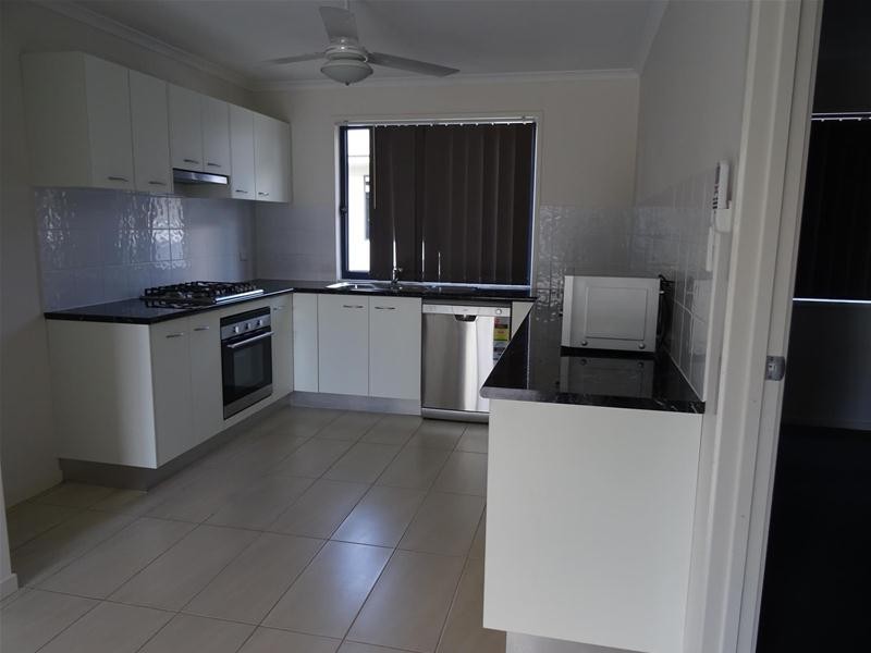 1/36 Kemmis Street, Nebo QLD 4742