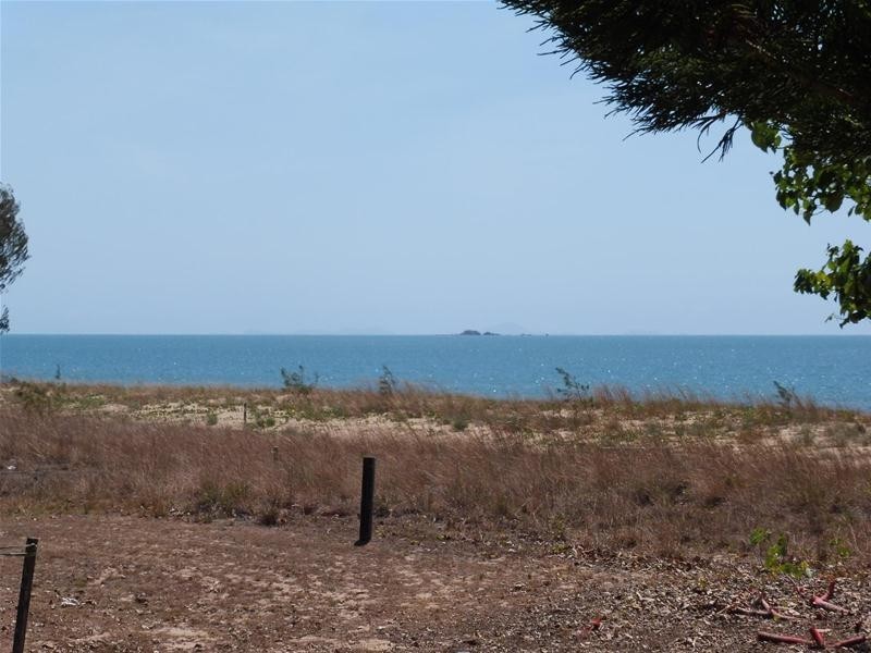 38 Waverley Street, Bucasia QLD 4750