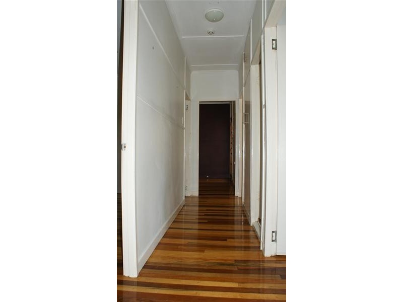 27 Atherton Street, Sarina QLD 4737