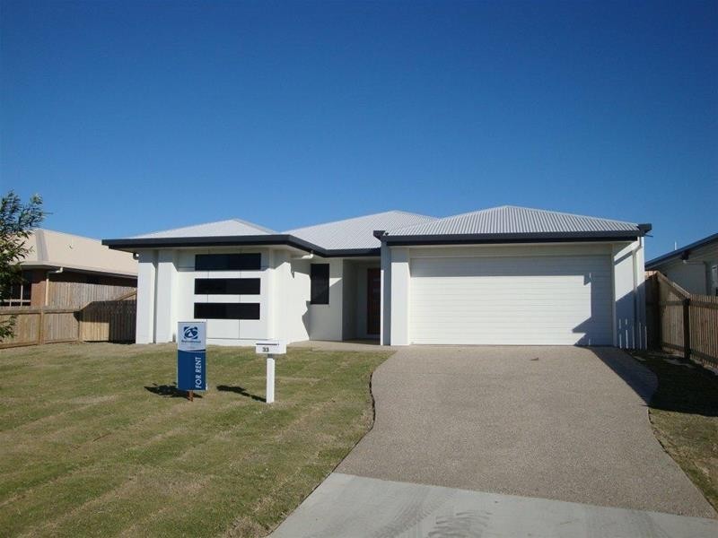 33 Dickens Avenue, Ooralea QLD 4740