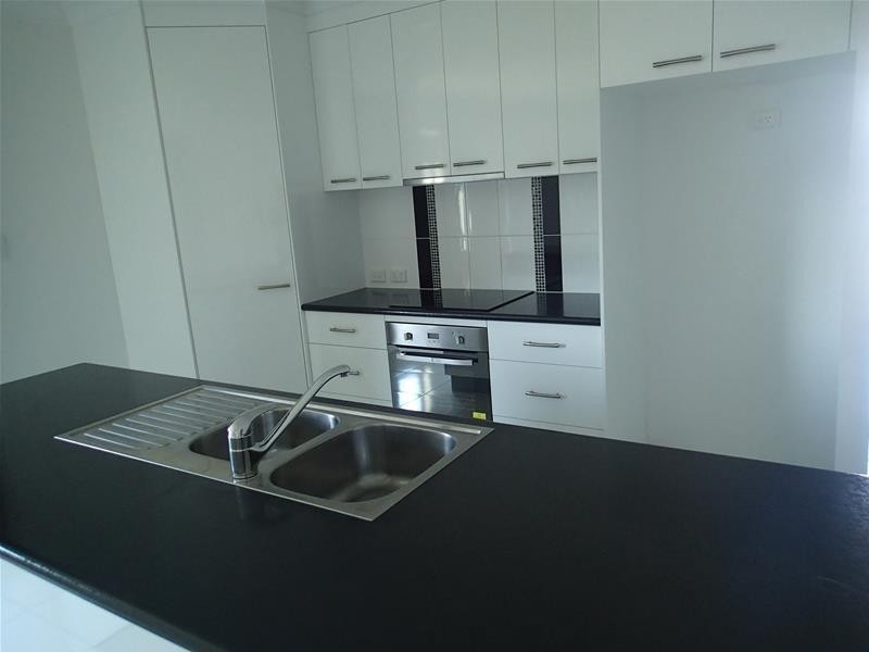 8a Reef Drive, Sarina QLD 4737