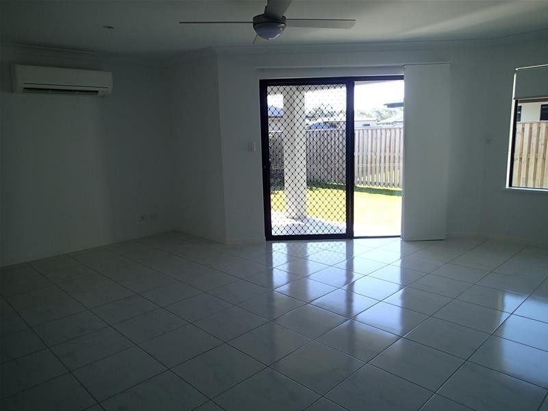 8a Reef Drive, Sarina QLD 4737