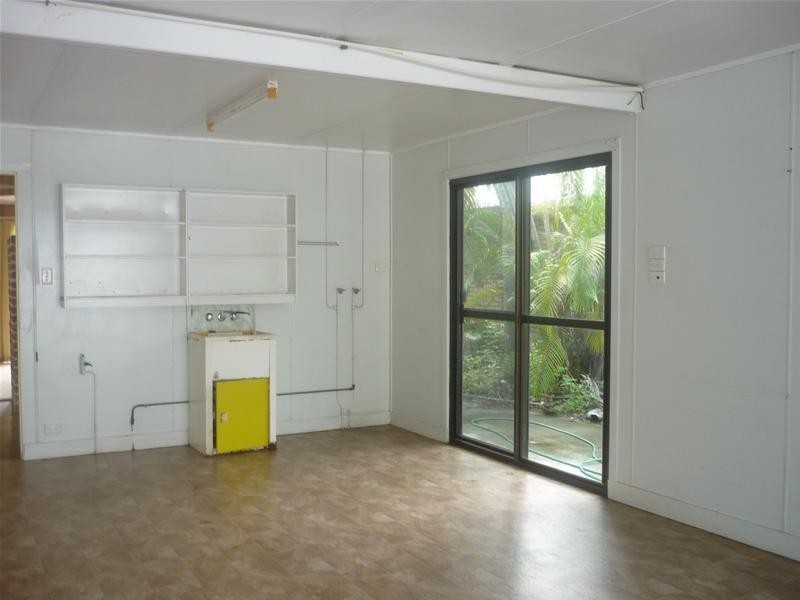 62 Edmunds Avenue, Hay Point QLD 4740