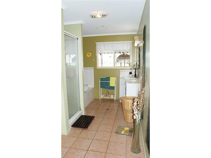 18 Morris Street, Campwin Beach QLD 4737