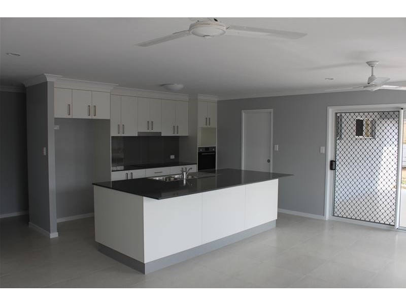 35 Kerrisdale Crescent, Beaconsfield QLD 4740