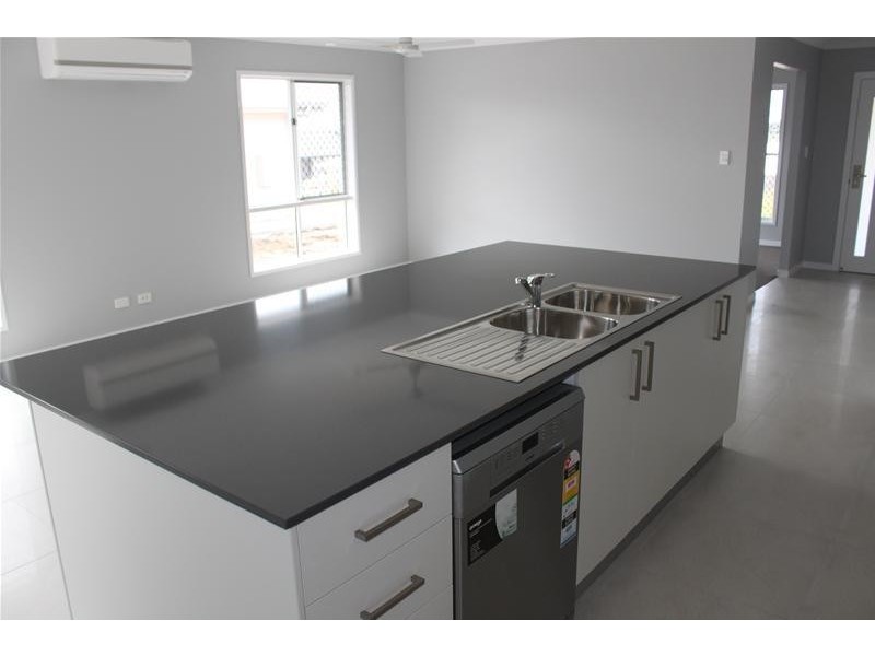 35 Kerrisdale Crescent, Beaconsfield QLD 4740