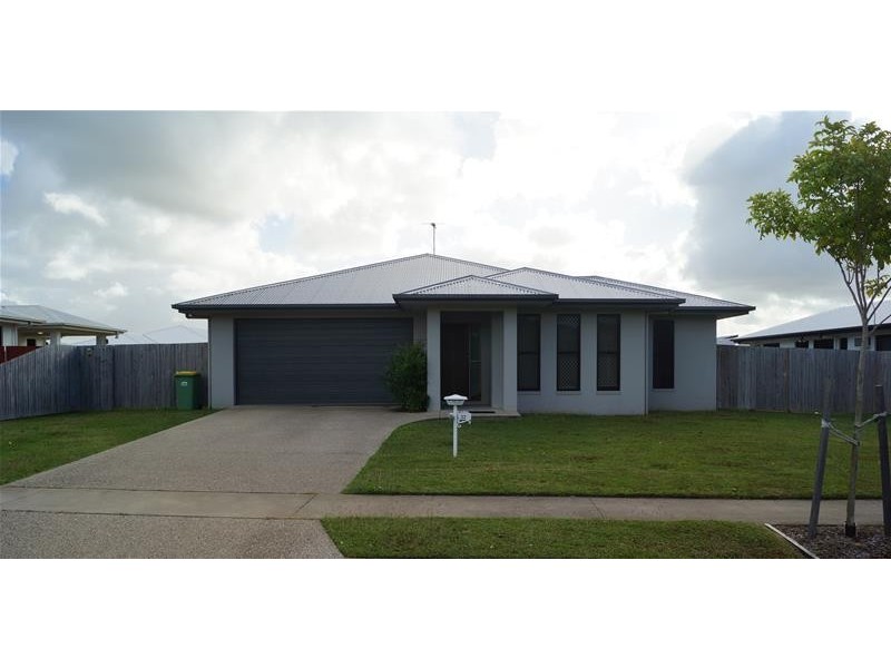 33 Pacific Avenue, Sarina QLD 4737