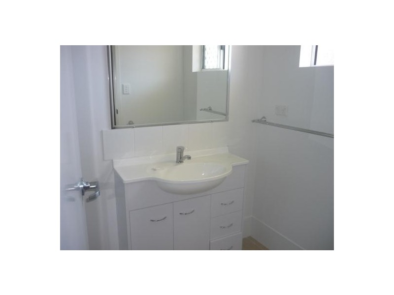 5 Leonie Court, Armstrong Beach QLD 4737