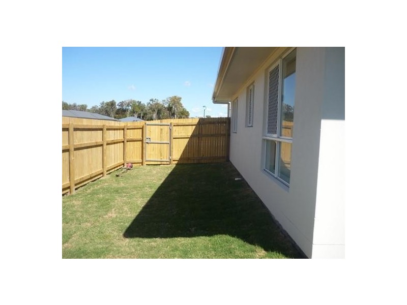 5 Leonie Court, Armstrong Beach QLD 4737