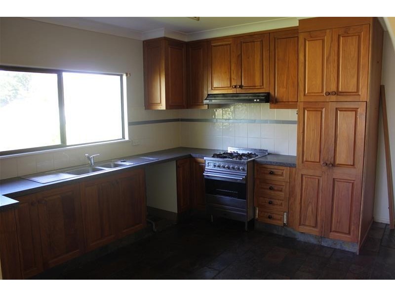 71 Edmunds Avenue, Hay Point QLD 4740