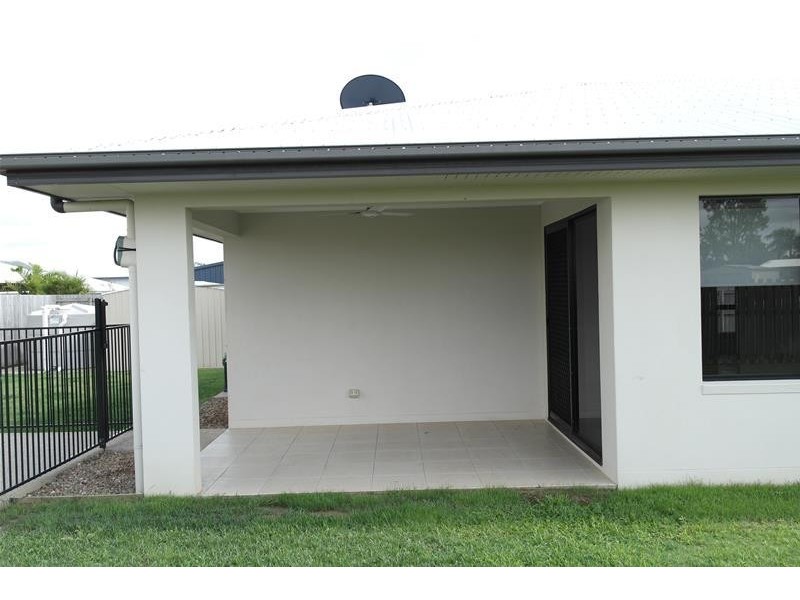 27 Pacific Avenue, Sarina QLD 4737