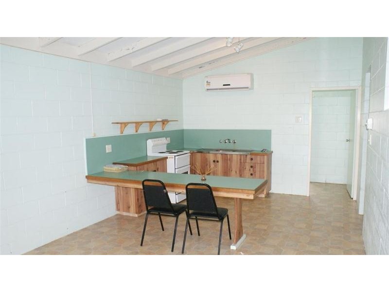 4/47 Owen Jenkins Drive, Sarina Beach QLD 4737