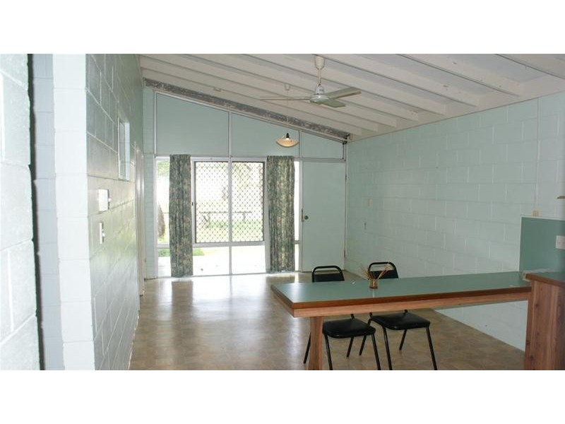 4/47 Owen Jenkins Drive, Sarina Beach QLD 4737