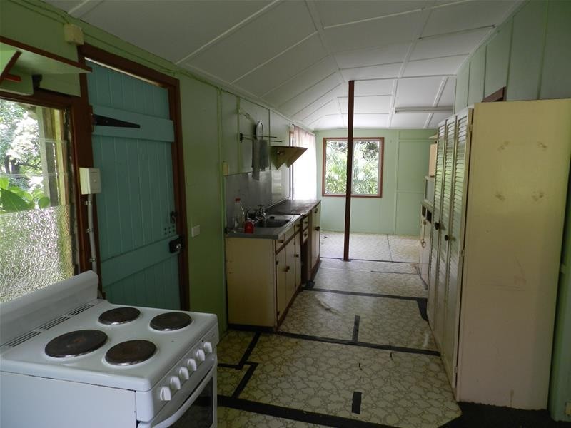 176 Middle Creek Road, Sarina QLD 4737