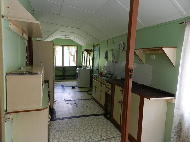 176 Middle Creek Road, Sarina QLD 4737