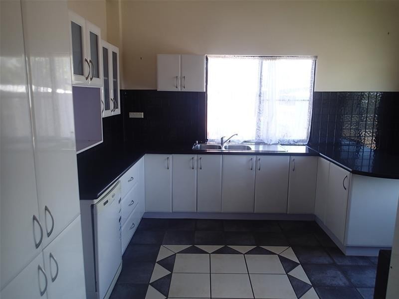 52 Crescent Street, Armstrong Beach QLD 4737