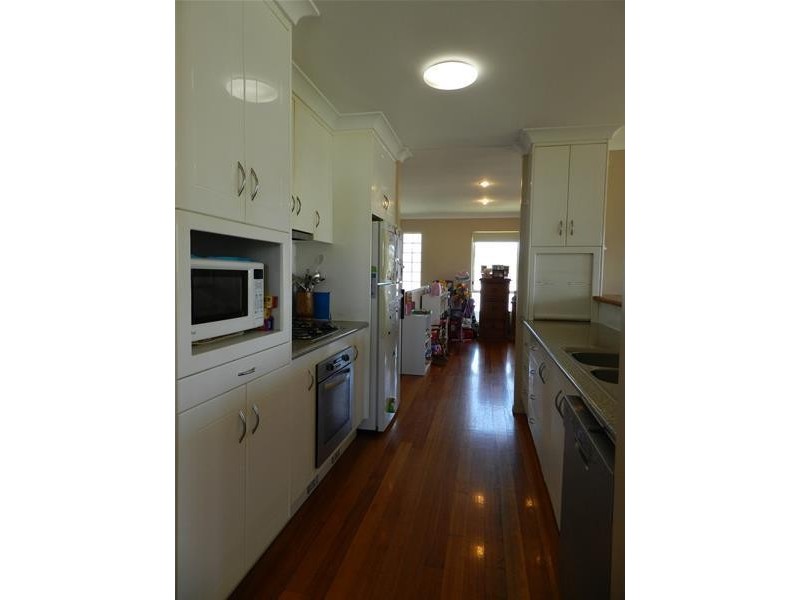 31 Poole Street, Sarina Beach QLD 4737