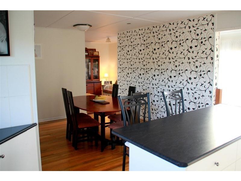 32 Place Avenue, Sarina QLD 4737