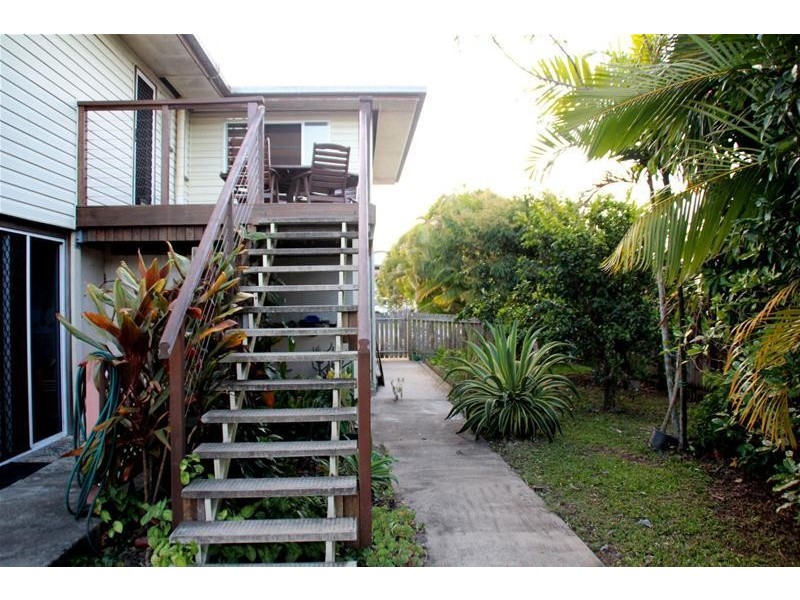 32 Place Avenue, Sarina QLD 4737