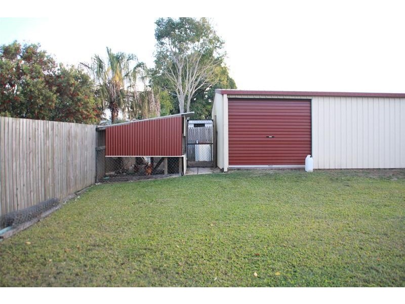 32 Place Avenue, Sarina QLD 4737