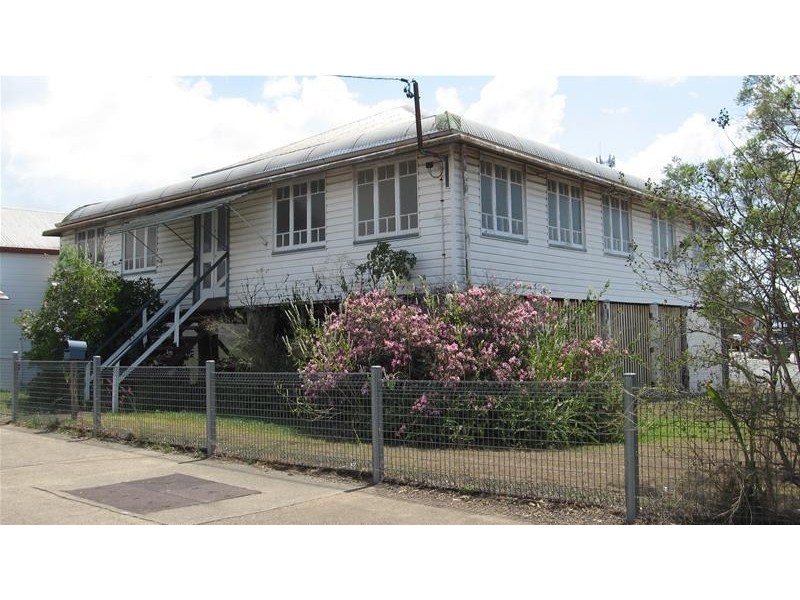 10 Central Street, Sarina QLD 4737