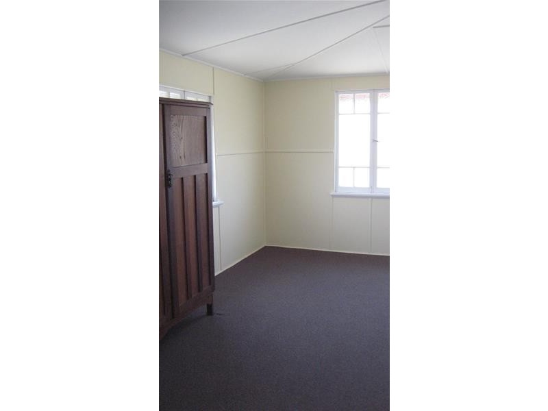 10 Central Street, Sarina QLD 4737