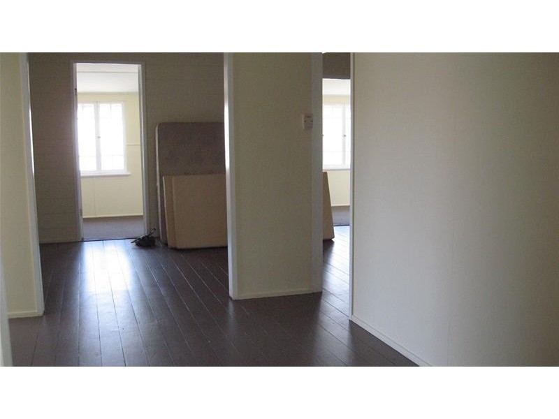 10 Central Street, Sarina QLD 4737