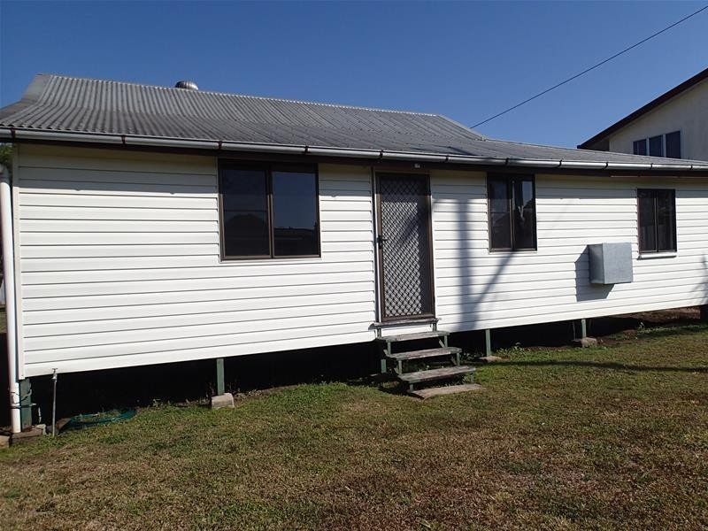 49 Beach Road, Sarina QLD 4737