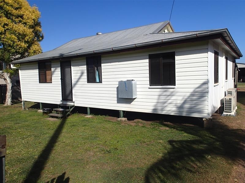 49 Beach Road, Sarina QLD 4737