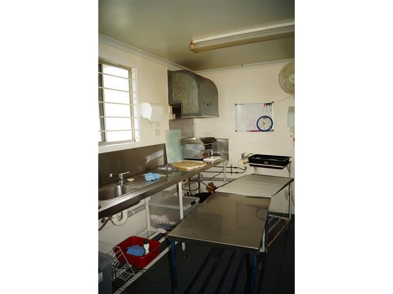 33 Zelma Street, Grasstree Beach QLD 4740