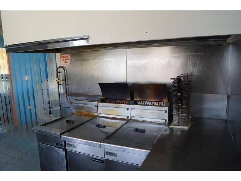 33 Zelma Street, Grasstree Beach QLD 4740