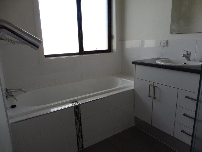 23 Amelia Drive, Mirani QLD 4754